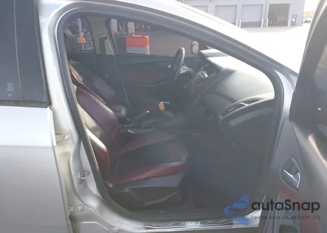 2012 Ford Focus Se z USA, uszkodzony, nr VIN 1FAHP3F24CL329169